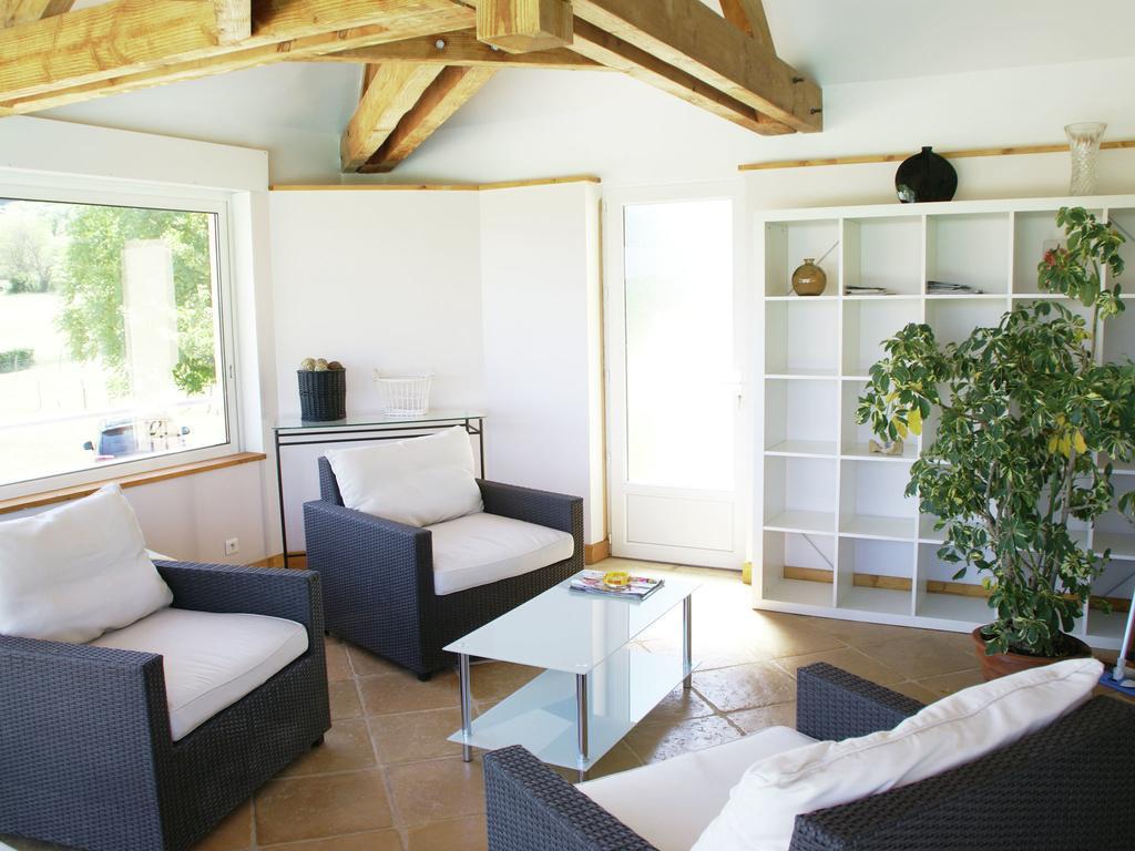 Modern Holiday Home With Private Pool Loubressac Ruang foto