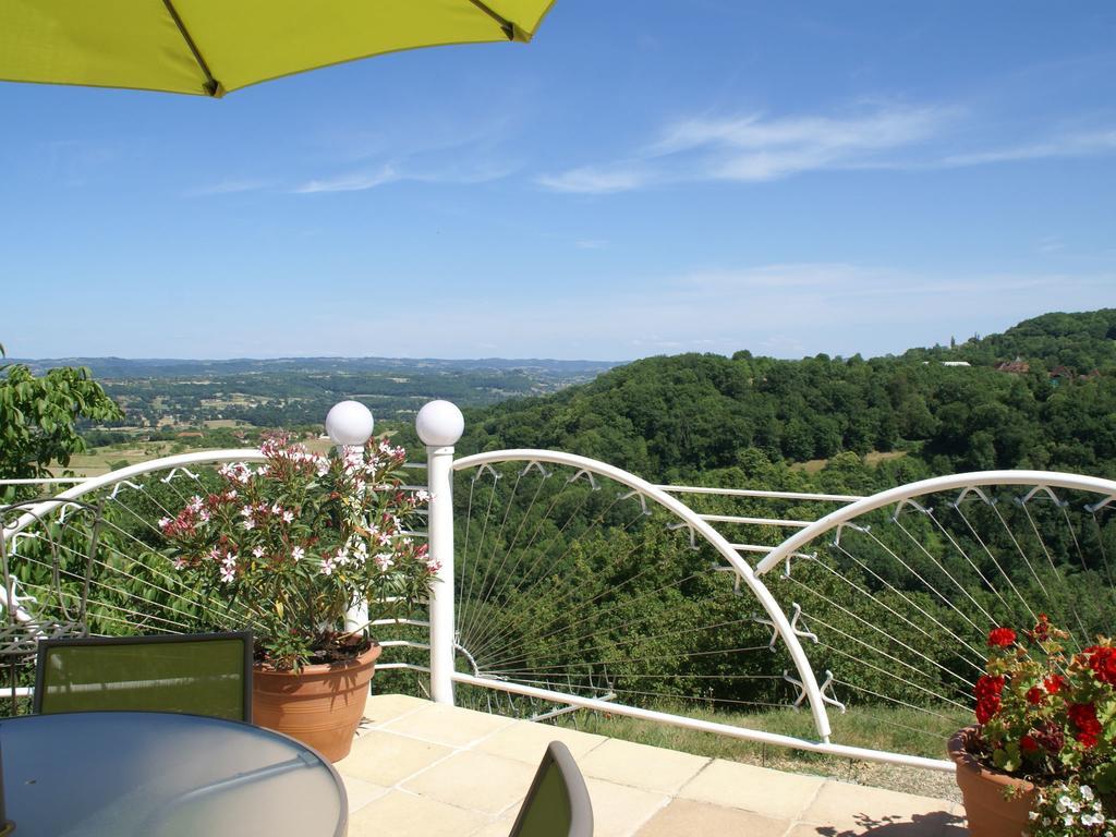 Modern Holiday Home With Private Pool Loubressac Ruang foto