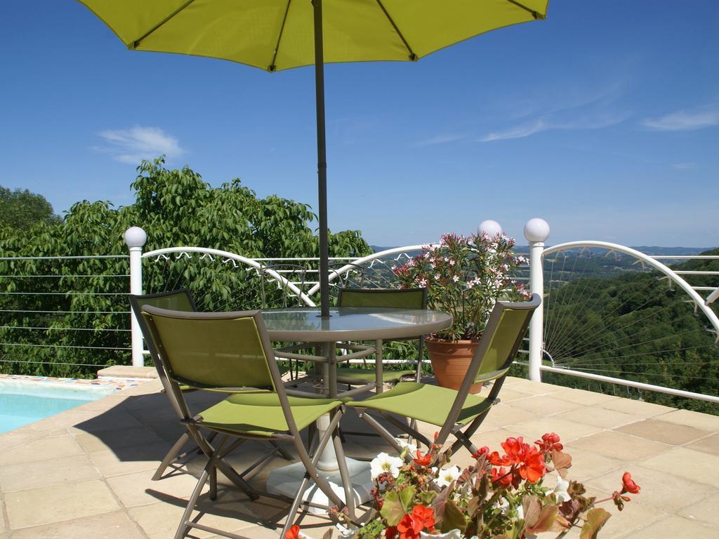 Modern Holiday Home With Private Pool Loubressac Ruang foto