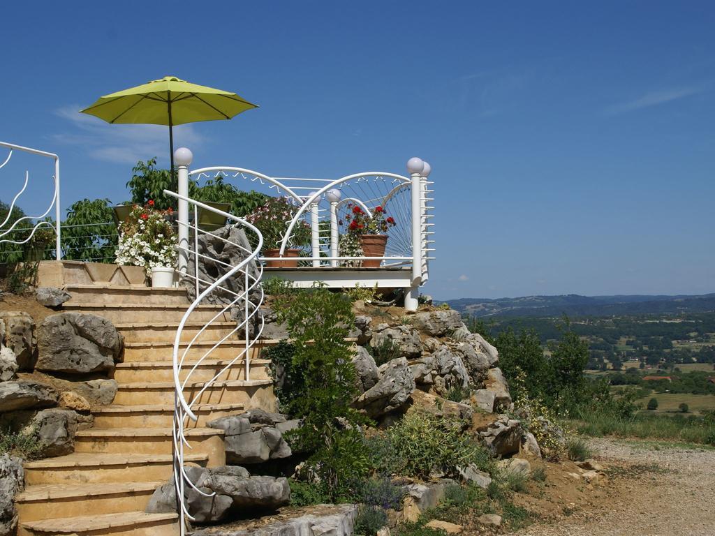 Modern Holiday Home With Private Pool Loubressac Ruang foto