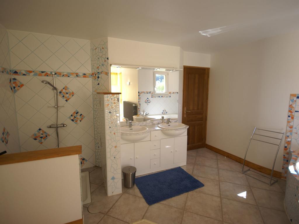 Modern Holiday Home With Private Pool Loubressac Ruang foto