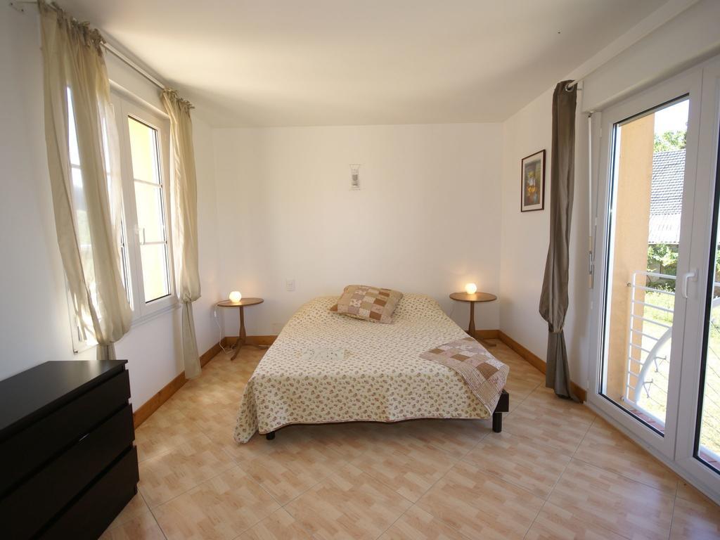 Modern Holiday Home With Private Pool Loubressac Ruang foto